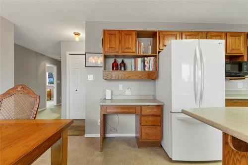 3985 15 Avenue, Vernon, BC - Indoor Photo Showing Kitchen