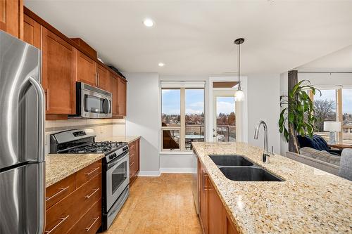 504-1160 Bernard Avenue, Kelowna, BC - Indoor Photo Showing Kitchen With Double Sink With Upgraded Kitchen
