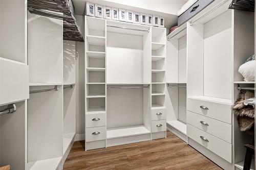 504-1160 Bernard Avenue, Kelowna, BC - Indoor With Storage