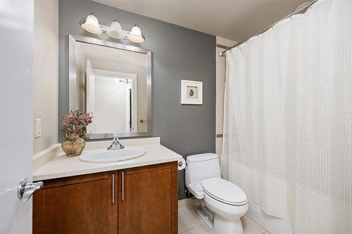 504-1160 Bernard Avenue, Kelowna, BC - Indoor Photo Showing Bathroom