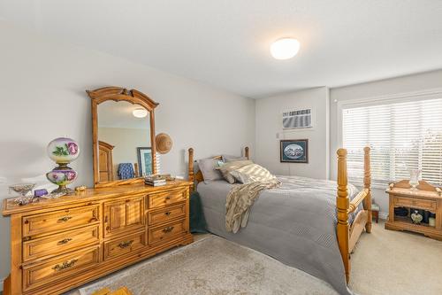 106-3815 Brown Road, West Kelowna, BC - Indoor Photo Showing Bedroom