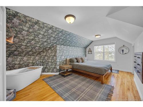 100 Meadowbank Ave, Saint John, NB 