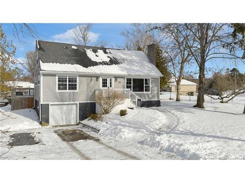 100 Meadowbank Ave, Saint John, NB 