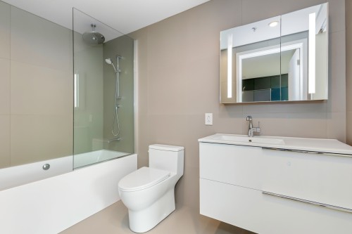 Salle de bains - 221-585 Av. Glengarry, Mont-Royal, QC - Indoor Photo Showing Bathroom