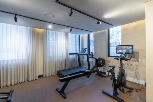 Salle d'exercice - 221-585 Av. Glengarry, Mont-Royal, QC - Indoor Photo Showing Gym Room