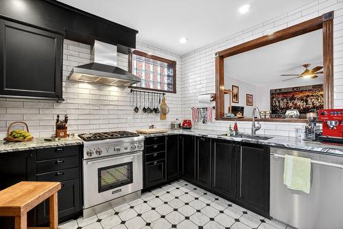 Cuisine - 2037  - 2039 Rue De Biencourt, Montréal (Le Sud-Ouest), QC - Indoor Photo Showing Kitchen With Upgraded Kitchen
