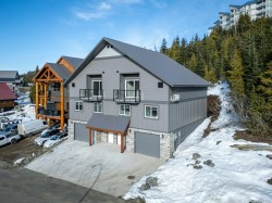 B-1328 Nordic Dr  Courtenay, BC V9J 1L0