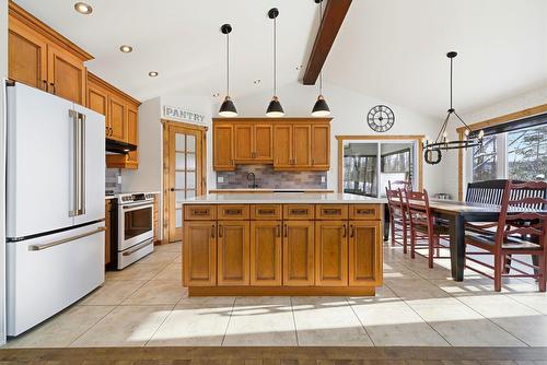 Cuisine - 180 Ch. Des Libellules, Mayo, QC - Indoor Photo Showing Kitchen