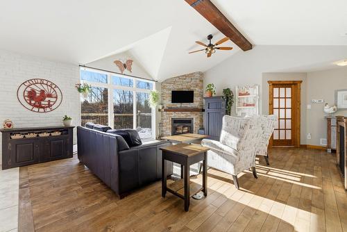 Salon - 180 Ch. Des Libellules, Mayo, QC - Indoor Photo Showing Living Room With Fireplace