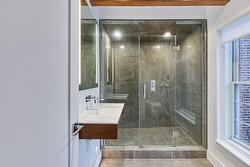 Ensuite bathroom - 