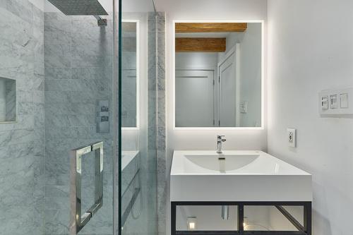 Bathroom - 737Z  - 739Z Rue De Versailles, Montréal (Ville-Marie), QC 