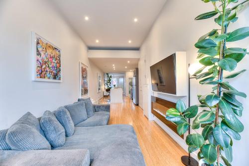 Living room - 1438 Rue Joliette, Montréal (Mercier/Hochelaga-Maisonneuve), QC - Indoor With Fireplace