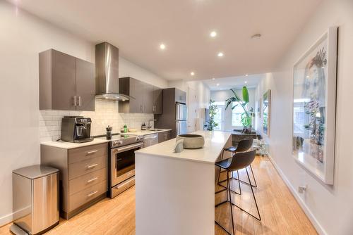 Kitchen - 1438 Rue Joliette, Montréal (Mercier/Hochelaga-Maisonneuve), QC - Indoor Photo Showing Kitchen With Upgraded Kitchen