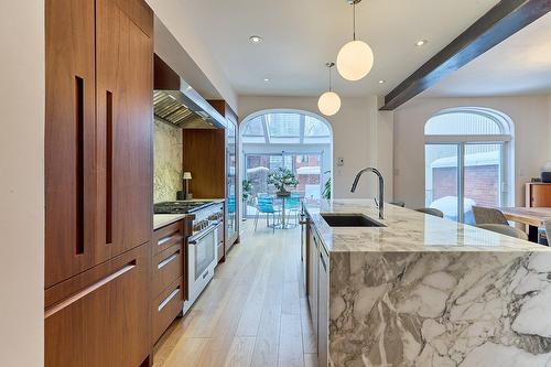 Kitchen - 737  - 739 Rue De Versailles, Montréal (Ville-Marie), QC - Indoor Photo Showing Kitchen With Upgraded Kitchen