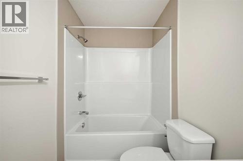 2221, 15 Skyview Point Crescent Ne, Calgary, AB - Indoor Photo Showing Bathroom
