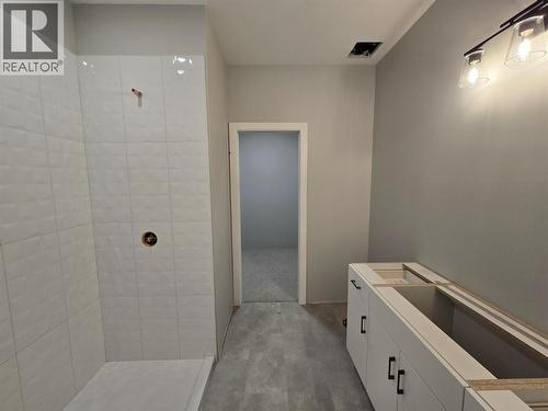5868 Dallas Drive, Kamloops, BC - Indoor Photo Showing Bathroom