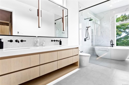 7510 Ocean Park Pl, Sooke, BC 