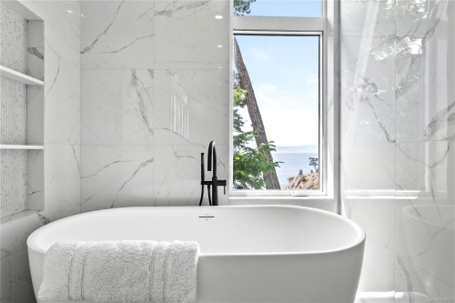 7510 Ocean Park Pl, Sooke, BC 