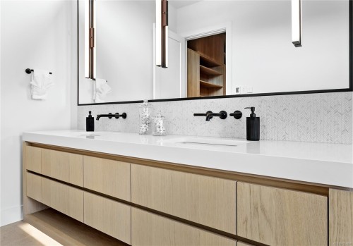 7510 Ocean Park Pl, Sooke, BC 