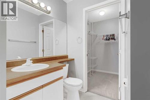 403, 9919 99 Avenue, Grande Prairie, AB - Indoor Photo Showing Bathroom