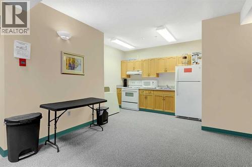 403, 9919 99 Avenue, Grande Prairie, AB - Indoor Photo Showing Other Room