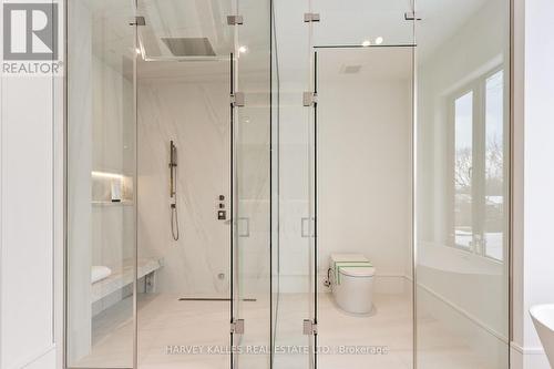 370 Glengrove Avenue W, Toronto, ON - Indoor Photo Showing Bathroom