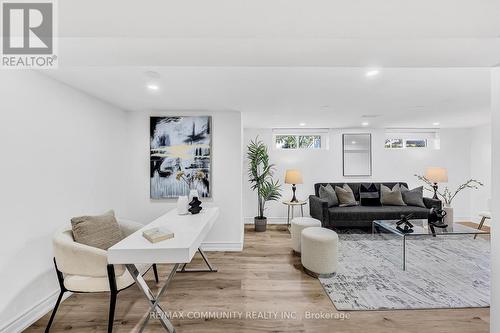 733 Lublin Avenue, Pickering, ON - Indoor Photo Showing Living Room