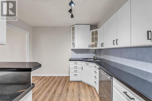 602 - 625 The West Mall, Toronto, ON - Indoor Photo Showing Kitchen