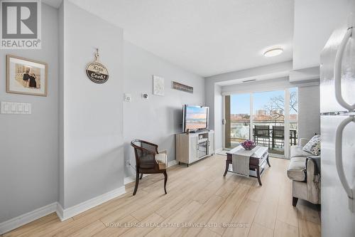 711 - 2464 Weston Road, Toronto, ON - Indoor