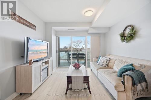711 - 2464 Weston Road, Toronto, ON - Indoor Photo Showing Living Room
