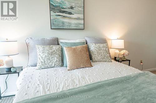408 - 1400 Dixie Road, Mississauga, ON - Indoor Photo Showing Bedroom