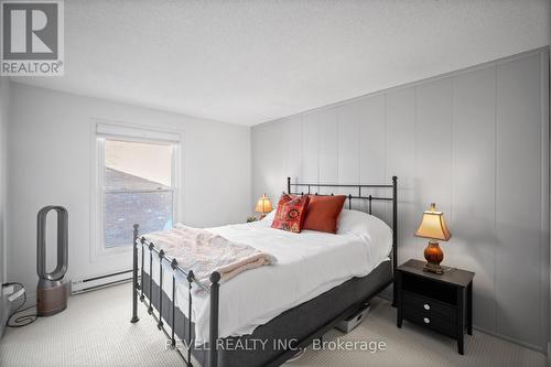 3 - 2058 Brant Street, Burlington, ON - Indoor Photo Showing Bedroom