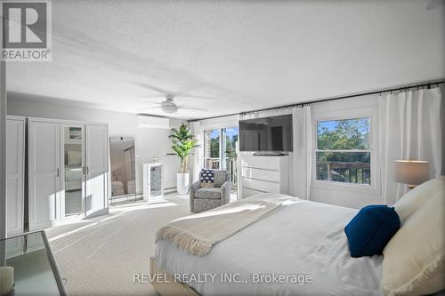 3 - 2058 Brant Street, Burlington, ON - Indoor Photo Showing Bedroom