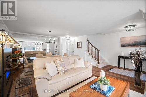 3 - 2058 Brant Street, Burlington, ON - Indoor Photo Showing Living Room