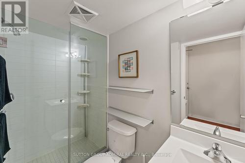 2513 - 155 Legion Road, Toronto, ON - Indoor Photo Showing Bathroom