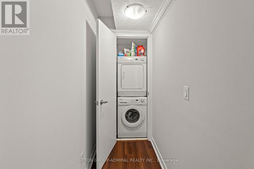 2513 - 155 Legion Road, Toronto, ON - Indoor Photo Showing Laundry Room