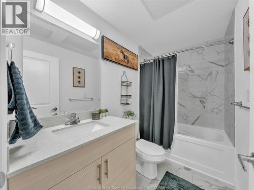 1675 Banwell Unit# 104, Windsor, ON - Indoor Photo Showing Bathroom