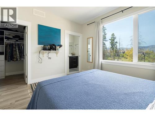 12798 Lake Hill Drive Unit# 8, Lake Country, BC - Indoor Photo Showing Bedroom