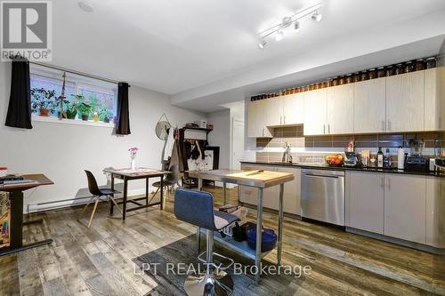 319 Glynn Avenue, Ottawa, ON - Indoor Photo Showing Kitchen