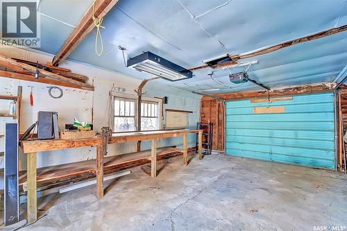 211 Main Street, Vanscoy, SK - Indoor Photo Showing Garage