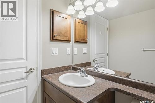 118 150 Pawlychenko Lane, Saskatoon, SK - Indoor Photo Showing Bathroom