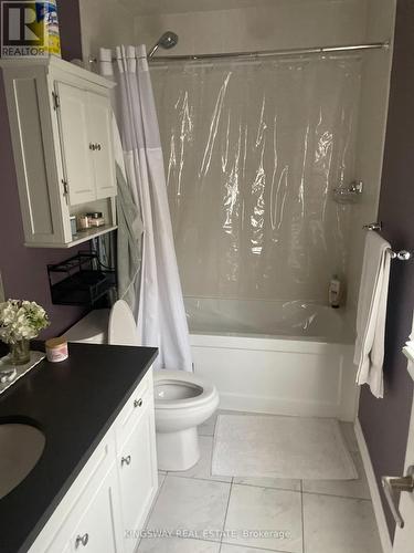 229 Pineglen Crescent, Kitchener, ON - Indoor Photo Showing Bathroom