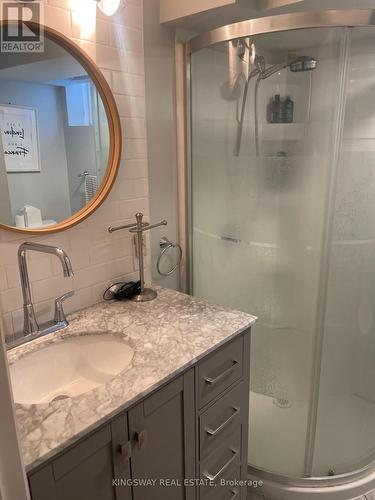 229 Pineglen Crescent, Kitchener, ON - Indoor Photo Showing Bathroom