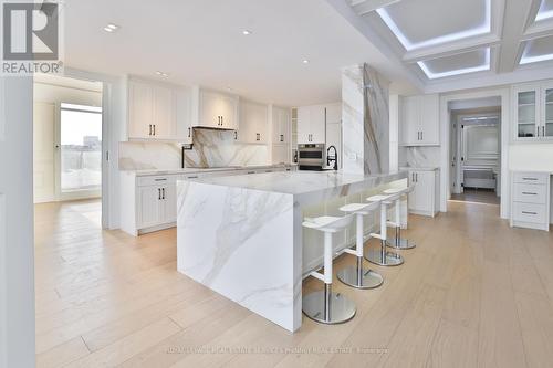 904 - 1477 Lakeshore Road, Burlington, ON - Indoor Photo Showing Kitchen With Upgraded Kitchen