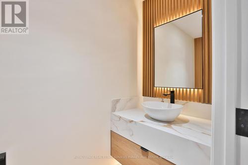 904 - 1477 Lakeshore Road, Burlington, ON - Indoor Photo Showing Bathroom