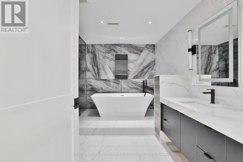 904 - 1477 Lakeshore Road, Burlington, ON - Indoor Photo Showing Bathroom