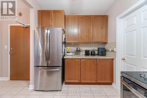 408 - 443 Centennial Forest Drive, Milton, ON - Indoor Photo Showing Kitchen