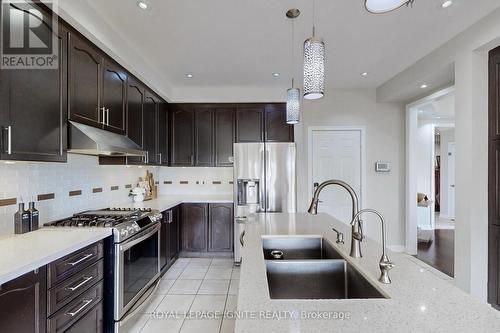 24 Arrowpoint Drive, Brampton, ON - Indoor Photo Showing Kitchen With Double Sink With Upgraded Kitchen