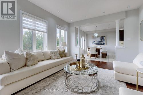24 Arrowpoint Drive, Brampton, ON - Indoor Photo Showing Living Room