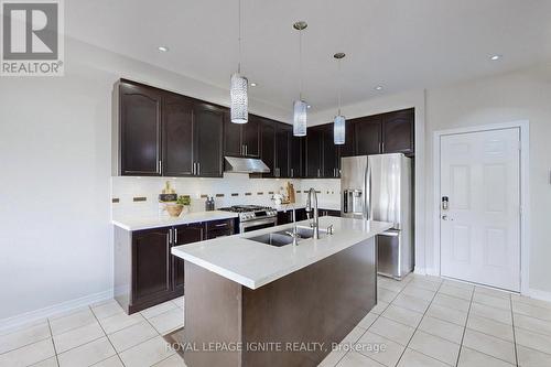 24 Arrowpoint Drive, Brampton, ON - Indoor Photo Showing Kitchen With Double Sink With Upgraded Kitchen